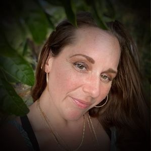 Meet your Posher, Casandra